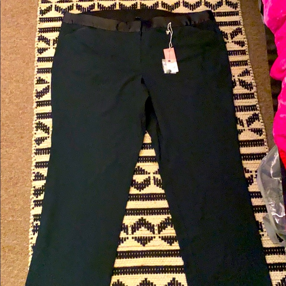 NWT tailored stretch forest green w leather waist